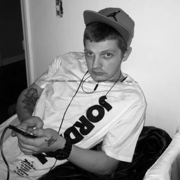 Meet your Posher, Lucas - Picture 1 of 1